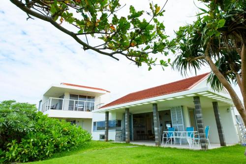 Keiki BeachHouse & Cafe