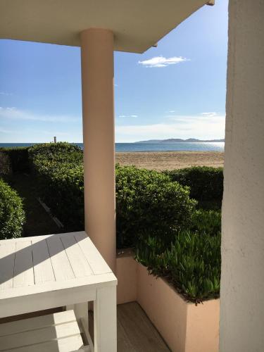 Beachfront Apartment with a/c in Port Grimaud