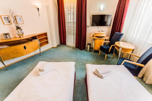 Hotel Set - image 4