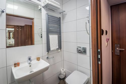 Hotel Lavender Dragon Apartments is conveniently located in the popular Krakow City Center area. The hotel offers guests a range of services and amenities designed to provide comfort and convenience. Take advantage 