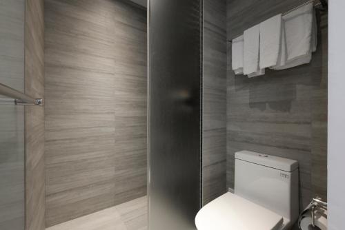 Single Room with Private Bathroom image 5