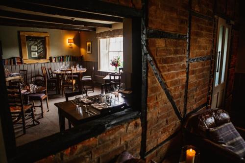 The Hawk Inn - image 9