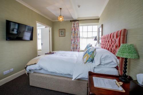 The Hawk Inn - image 6