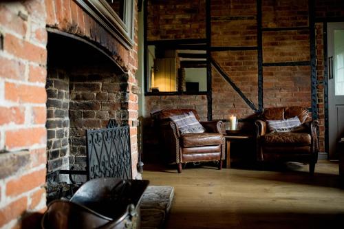 The Hawk Inn - image 14