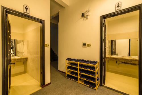 Single Bed in Mixed Dormitory Room image 4