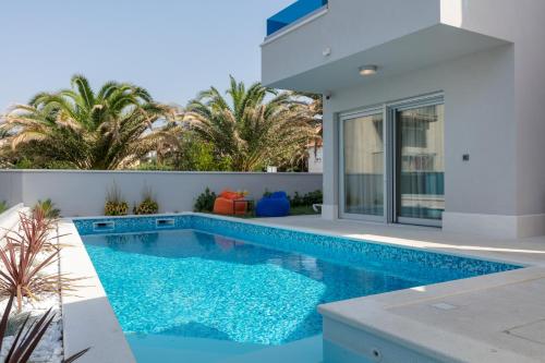 Luxury Villa Karla - image 3