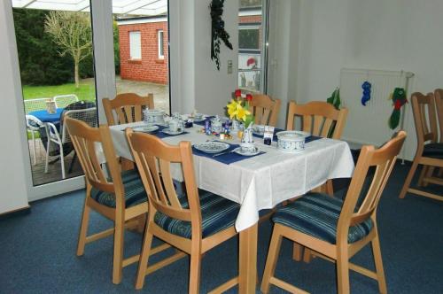 Ресторан, Hotel Ostfriesland garni in Норден