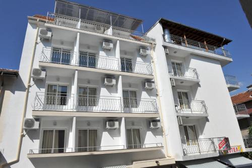 . Family Hotel Blazhi