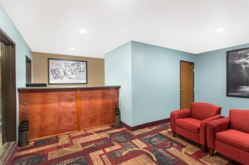 Lobi, Super 8 By Wyndham Eau Claire I-94 in Eau Claire (WI)