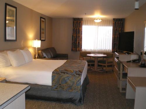 King Room with Sofa Bed