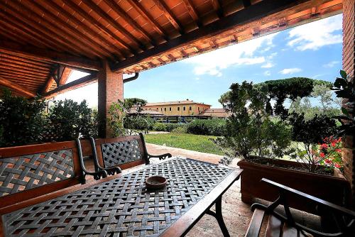 One-Bedroom Apartment with Patio