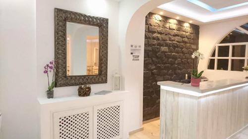 Ino Hotel - image 5