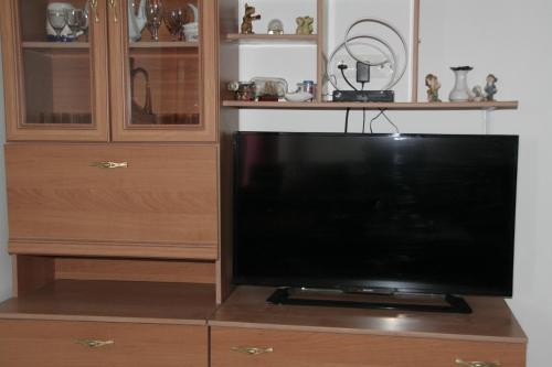 2 bedrooms, 4 beds