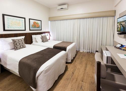 2 twin beds