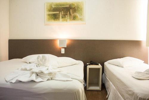 1 double bed, 1 twin bed