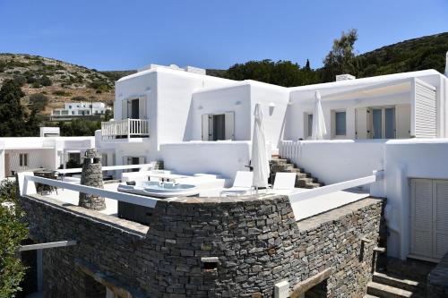 Paros Butterfly Villas in Pounta / Sotires