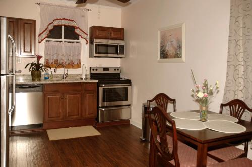 Historic Luxury Two Bedroom Apartment in St. Augustine, USA