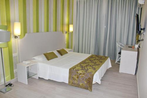 Ouril Hotel Agueda The 3-star Ouril Hotel Agueda offers comfort and convenience whether youre on business or holiday in Sal Rei. Offering a variety of facilities and services, the property provides all you need for a g