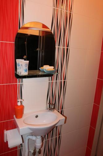 Apartment on Prospekt Bolshevikov 7-3 - image 4
