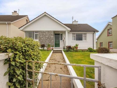 Teach Annie in Dunglow