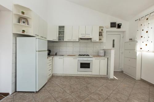 Apartment Lidija - image 10
