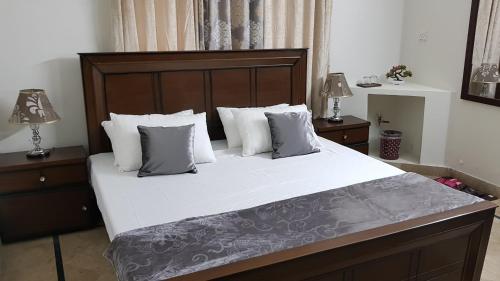 Pine Top Guest House F11 Islamabad
