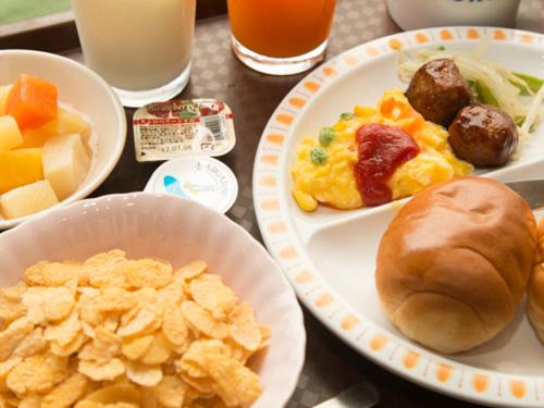 Osaka Moriguchi Plaza Hotel Osaka Moriguchi Plaza Hotel is perfectly located for both business and leisure guests in Neyagawa. The property offers guests a range of services and amenities designed to provide comfort and convenie