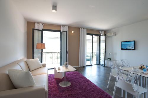 En Aparté - image 8