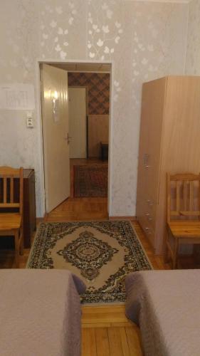 White House - image 8