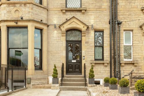 Entree, Townhouse No 12 in Huddersfield