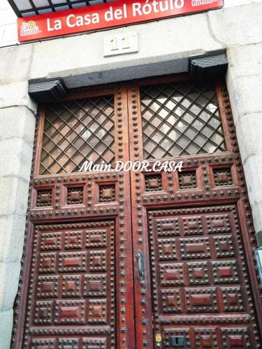  CASA REINA- Classical with Lift in Sol and Mayor, Pension in Madrid