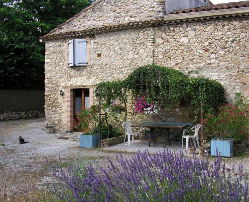 En Azémar chambre d'hôte Blan