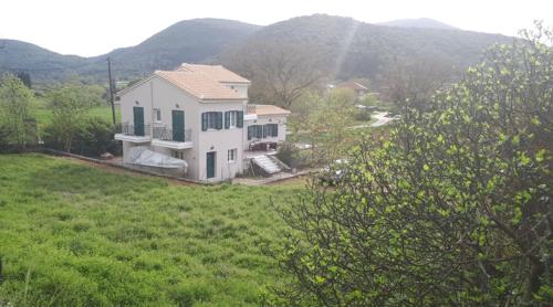  The “Quiet House” in Marantochori