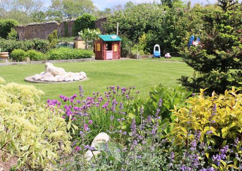 Woodvilla Lodge - image 2