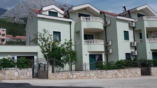  Apartments Tara in Promajna