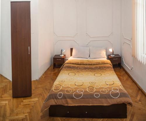 Central GuestHouse Five Corners - image 4