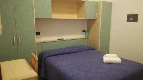 2 double beds