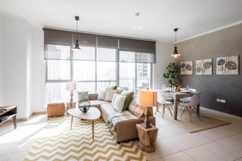 Maison Privee - Exclusive Apt with Burj Khalifa Next Door, Dubai