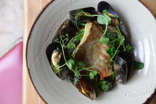 The Litton - image 4