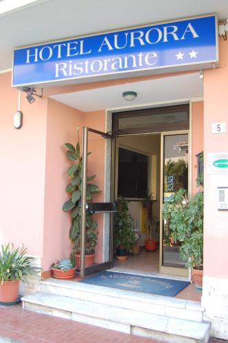 Hotel Aurora - Tap to explore photos