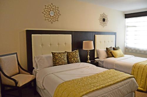 2 twin beds