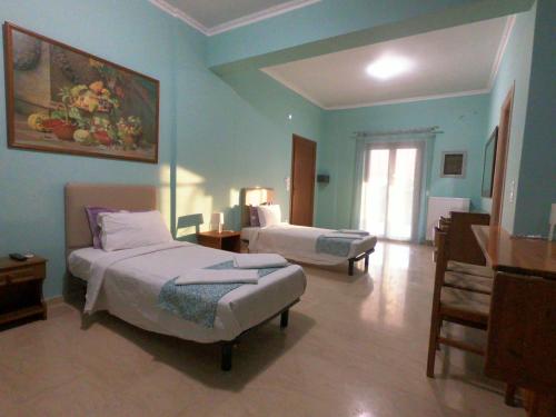 1 double bed, 2 twin beds, 1 sofa bed