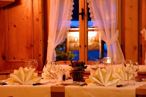 餐飲選擇, 杜卡恩酒店 (Hotel Ducan) in 達禾斯蒙斯坦