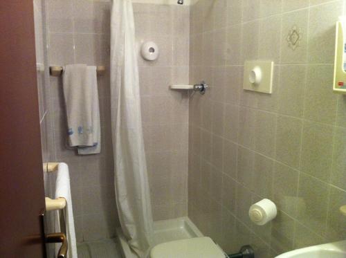 Economy Double Room image 2