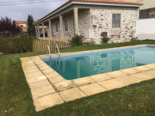  Rua 10 de Junho, nº 16 b in Outeiro