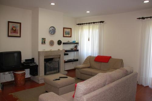  Rua 10 de Junho, nº 16 b in Outeiro