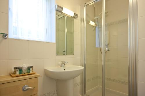 Lingwood Lodge - image 14