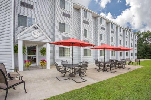 Microtel Inn and Suites Gassaway in Bison, USA