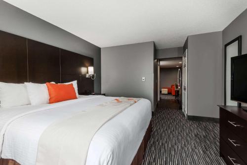 Hawthorn Extended Stay by Wyndham Columbus West in สวีทวอเตอร์