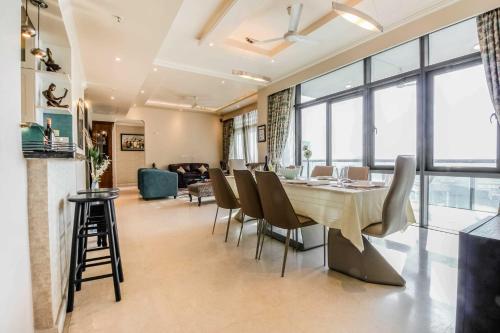 Hostie Aadhya-4BHK Luxury Condo near Golf Course Road Gurgaon photo 1